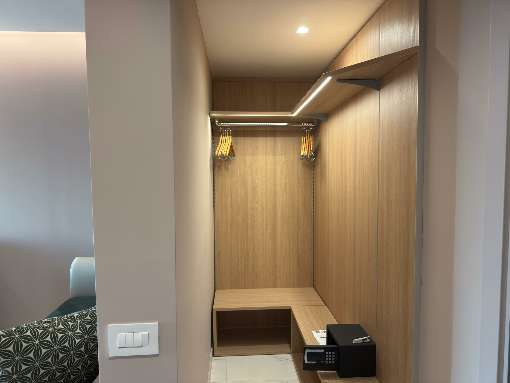 JB2.08.jpg_compressed