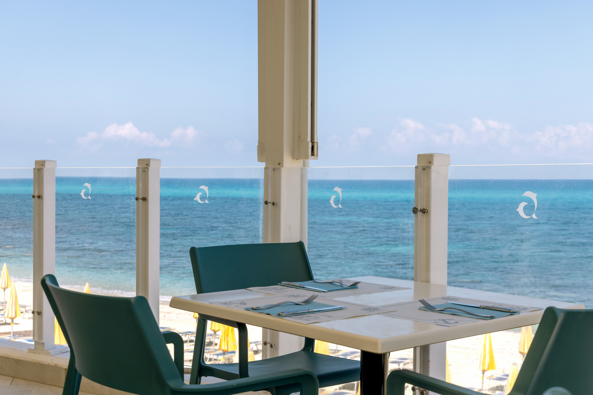 SUF_BeachRestaurant_0003